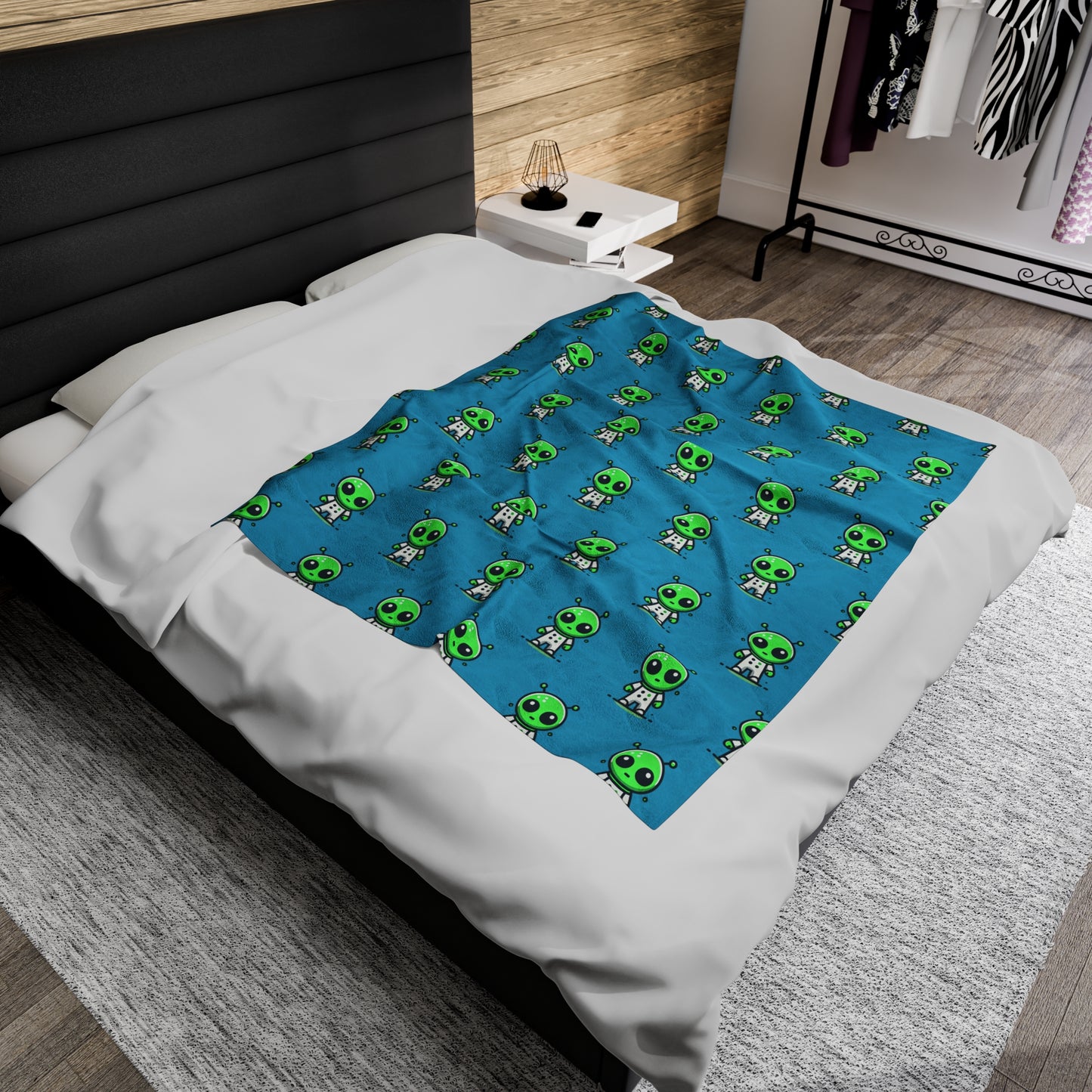 Loonar Alien Velveteen Plush Blanket