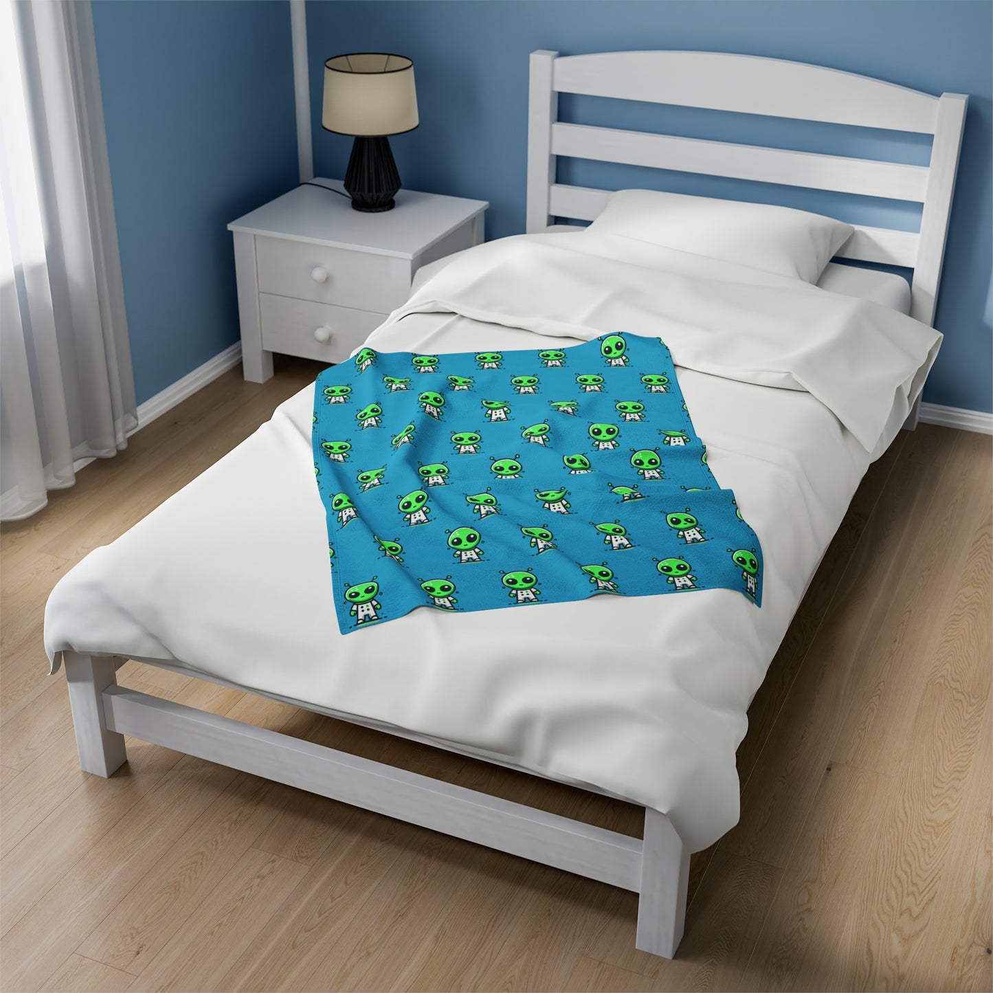 Loonar Alien Velveteen Plush Blanket